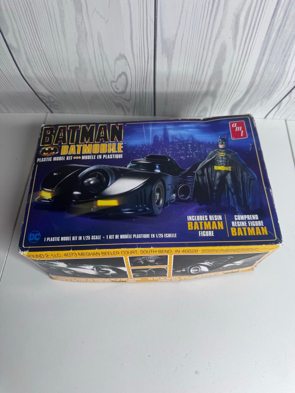 AMT 1107 1/25 Scale Batmobile w/ Resin Batman Figure Plastic Model Car Kit